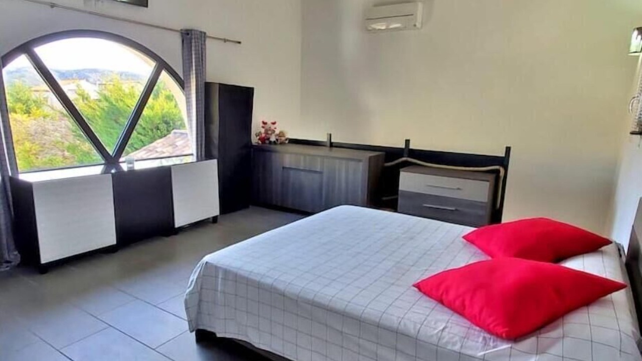 Photo of Bedroom in Le Rove