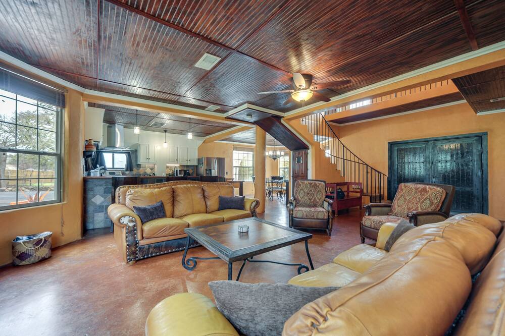 Photo of Livingroom in Spring Branch