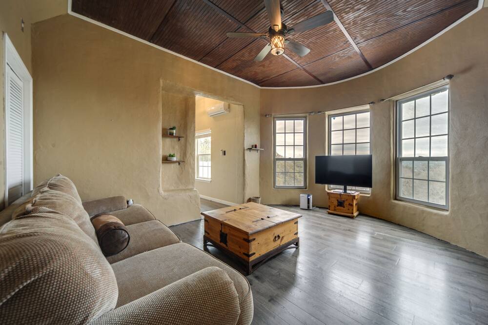 Photo of Livingroom in Spring Branch
