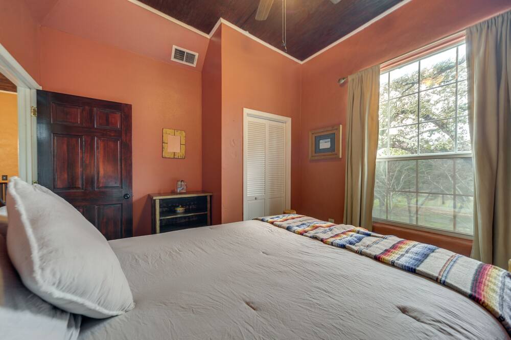 Photo of Bedroom in Spring Branch