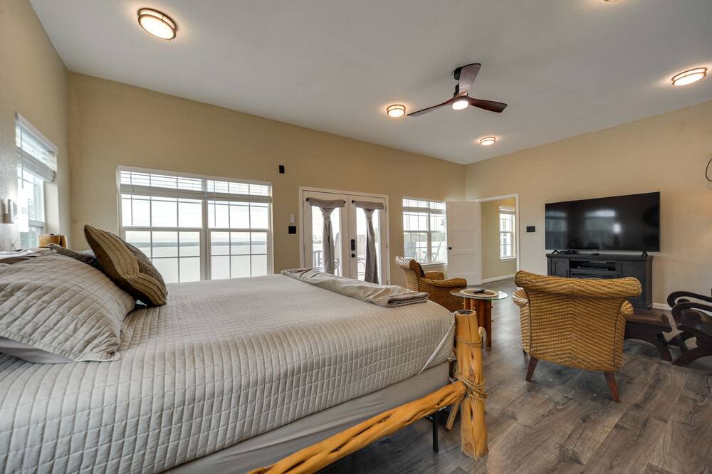Photo of Bedroom in Spring Branch