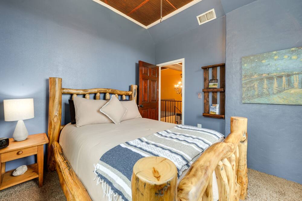 Photo of Bedroom in Spring Branch