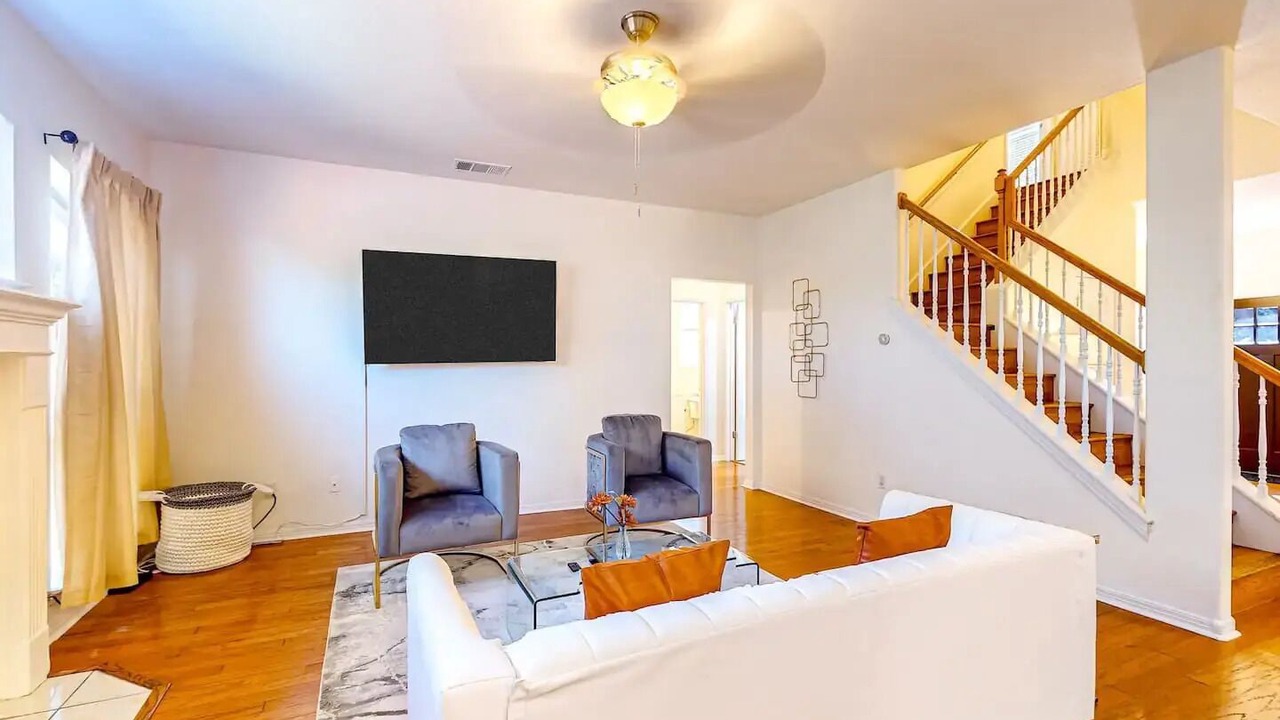 Photo of Livingroom in Scofield Farms