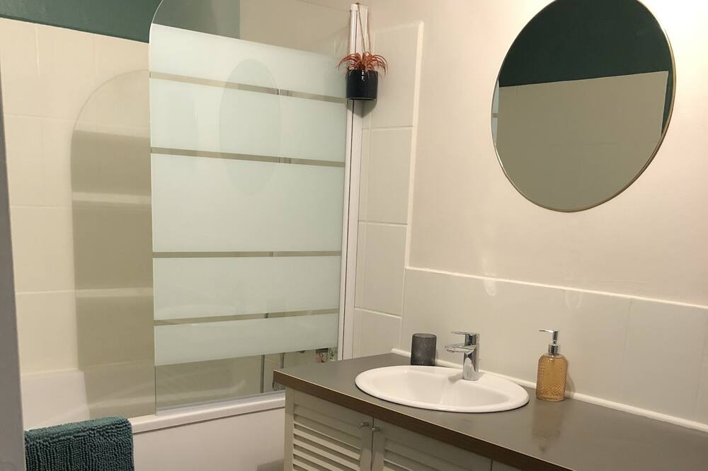 Photo of Bathroom in Montigny-sur-Loing