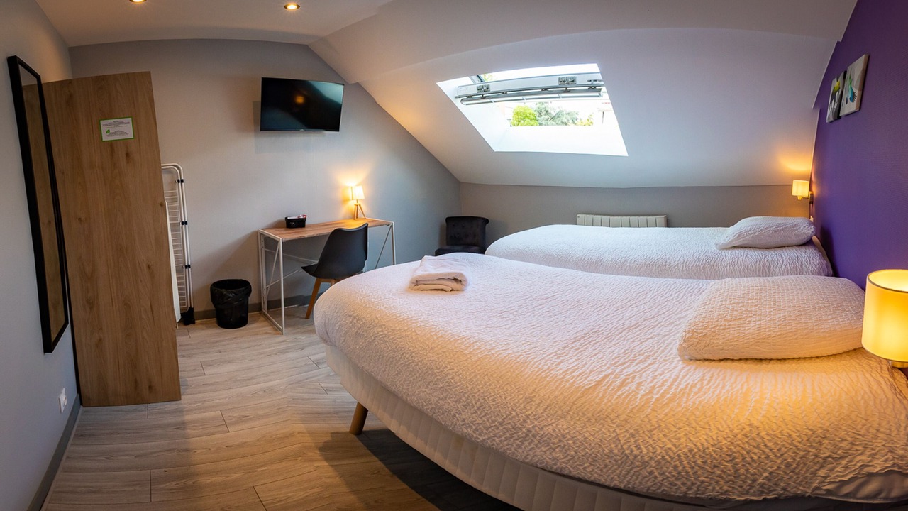 Photo of Bedroom in Villeneuve-le-Roi