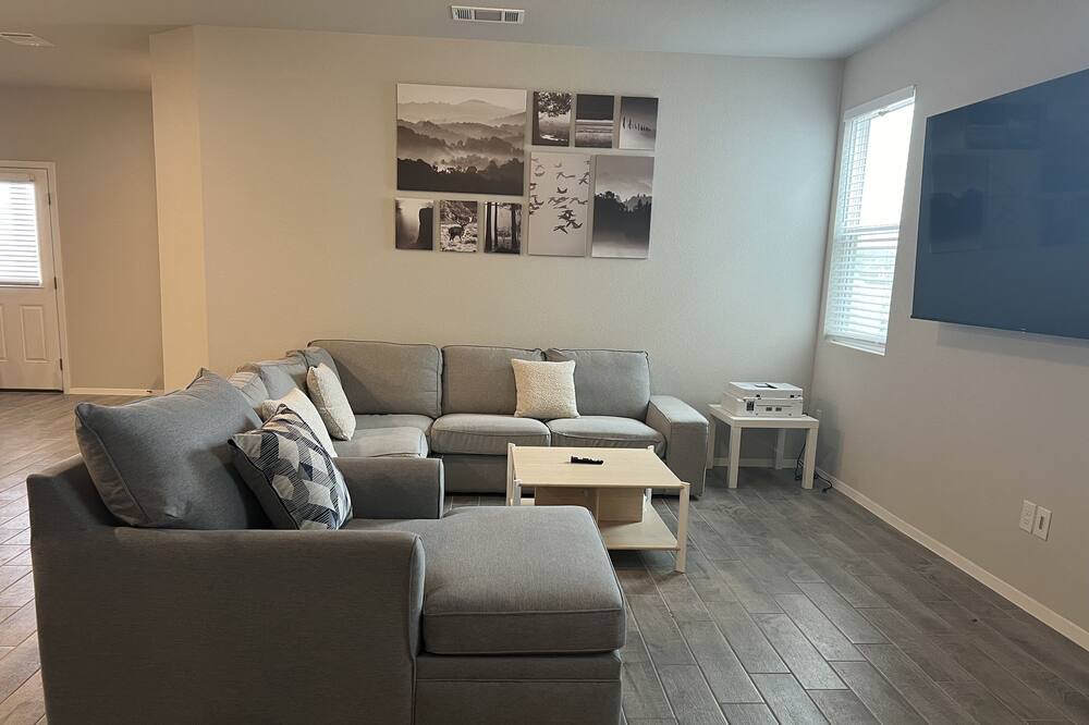Photo of Livingroom in Elgin
