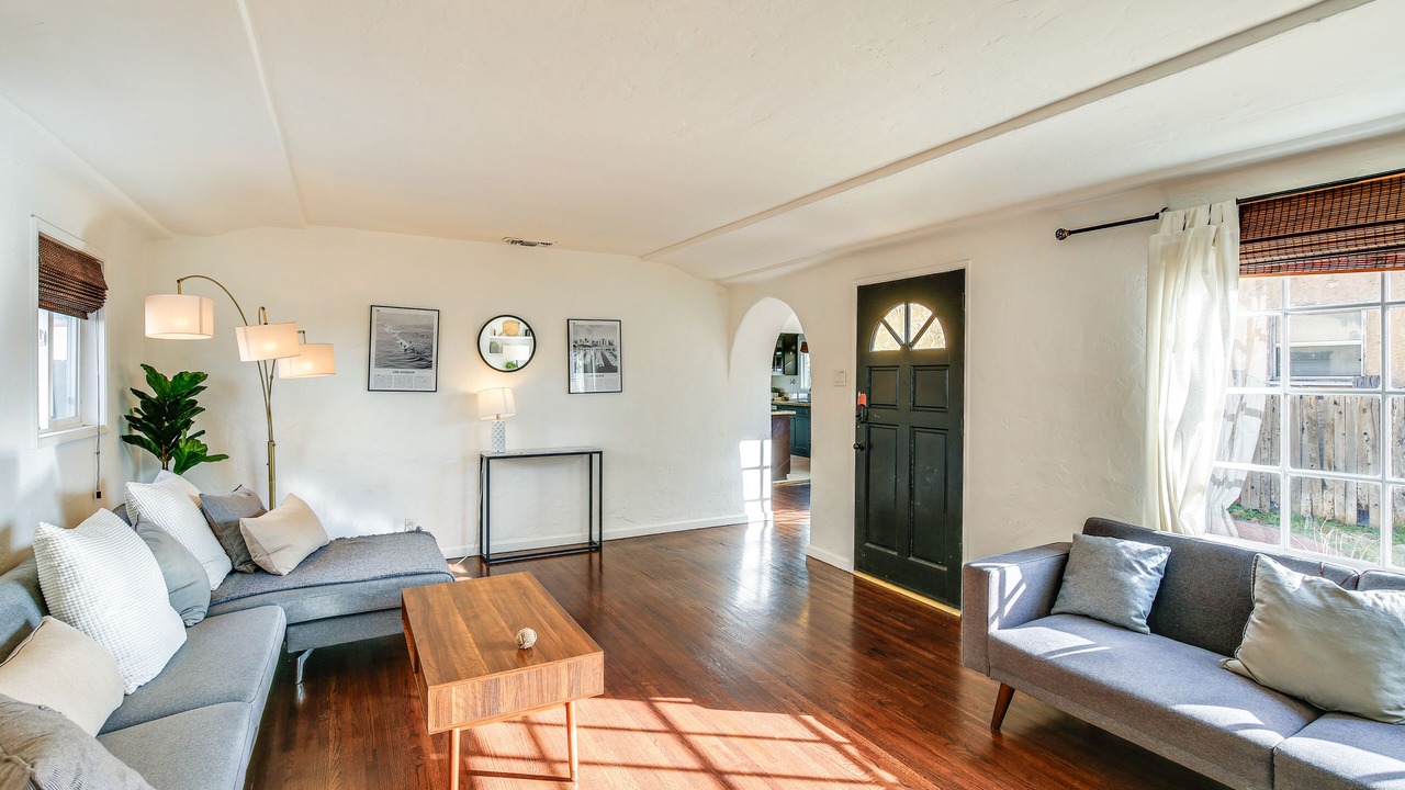 Photo of Livingroom in North Long Beach