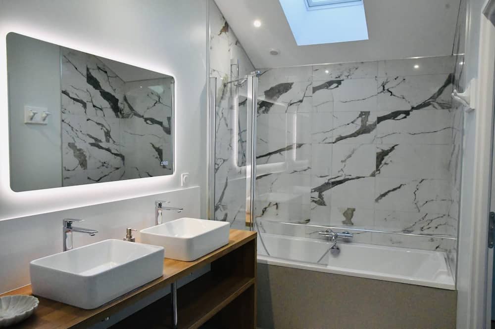 Photo of Bathroom in Saint-Brice-sur-Vienne