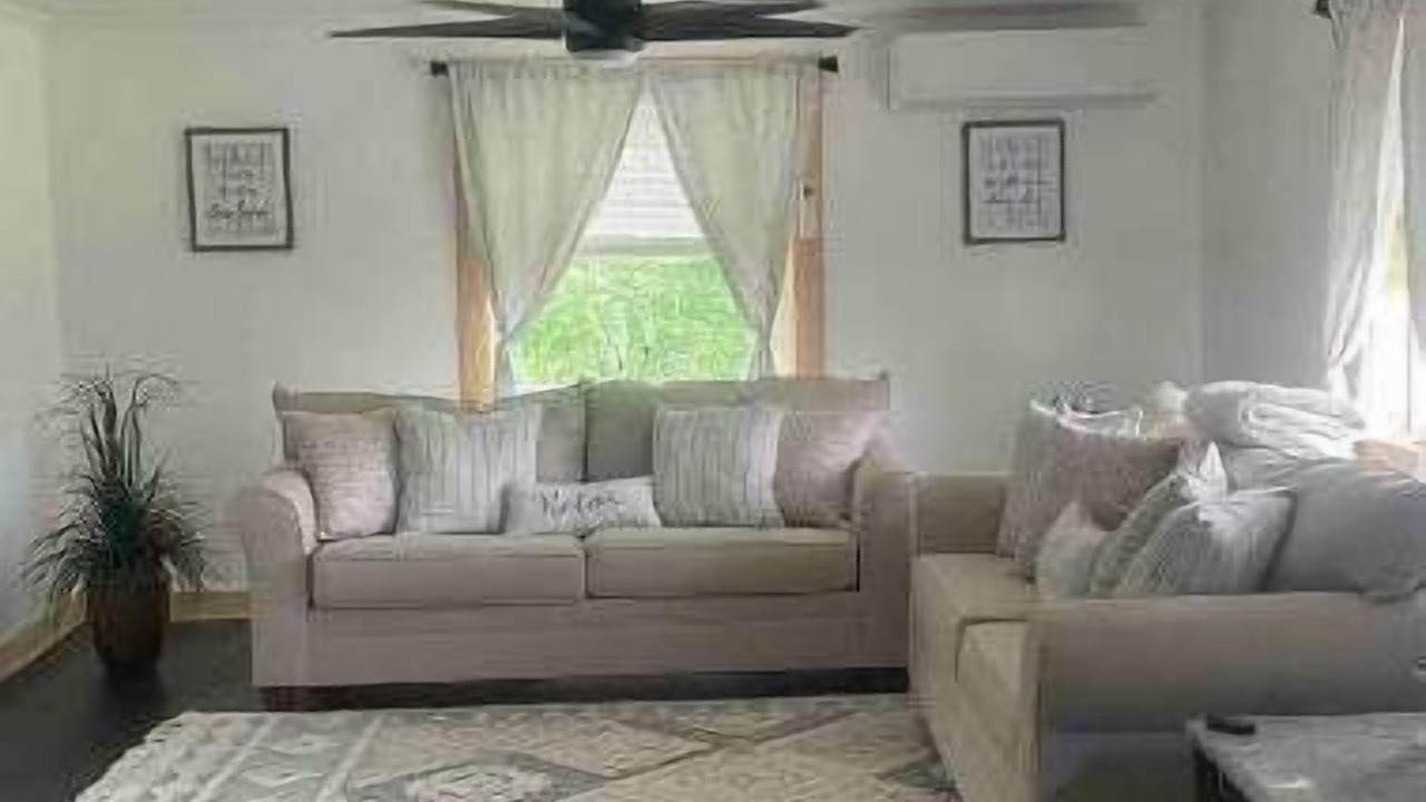 Photo of Livingroom in West Enfield