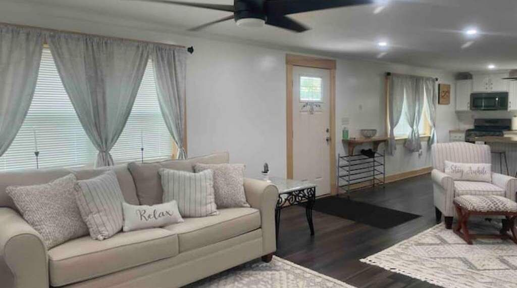 Photo of Livingroom in West Enfield