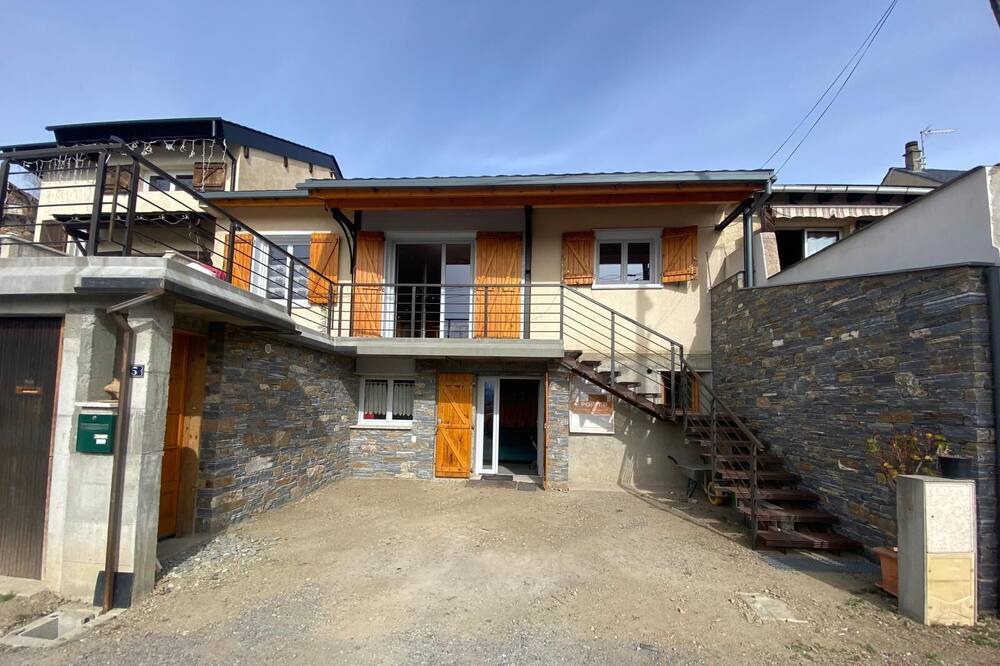 Photo of Outdoor in Estavar
