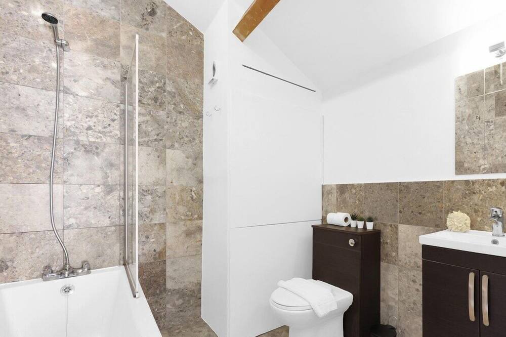 Photo of Bathroom in Bromley South