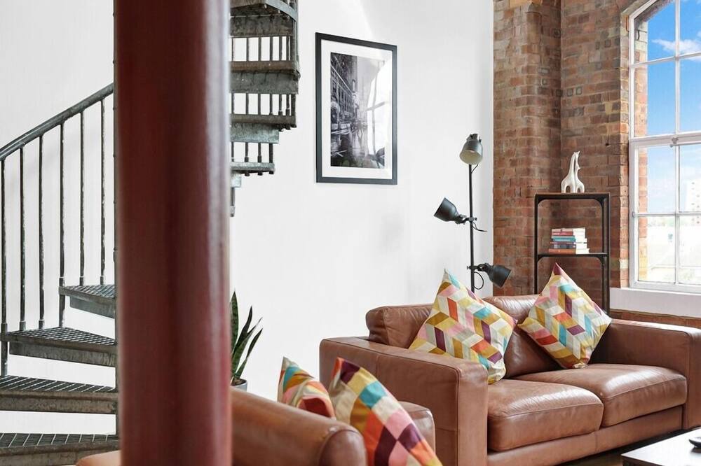 Photo of Livingroom in Bromley South