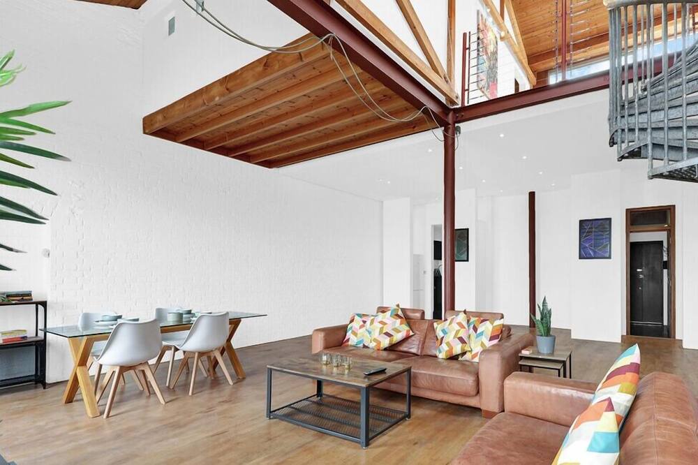 Photo of Livingroom in Bromley South