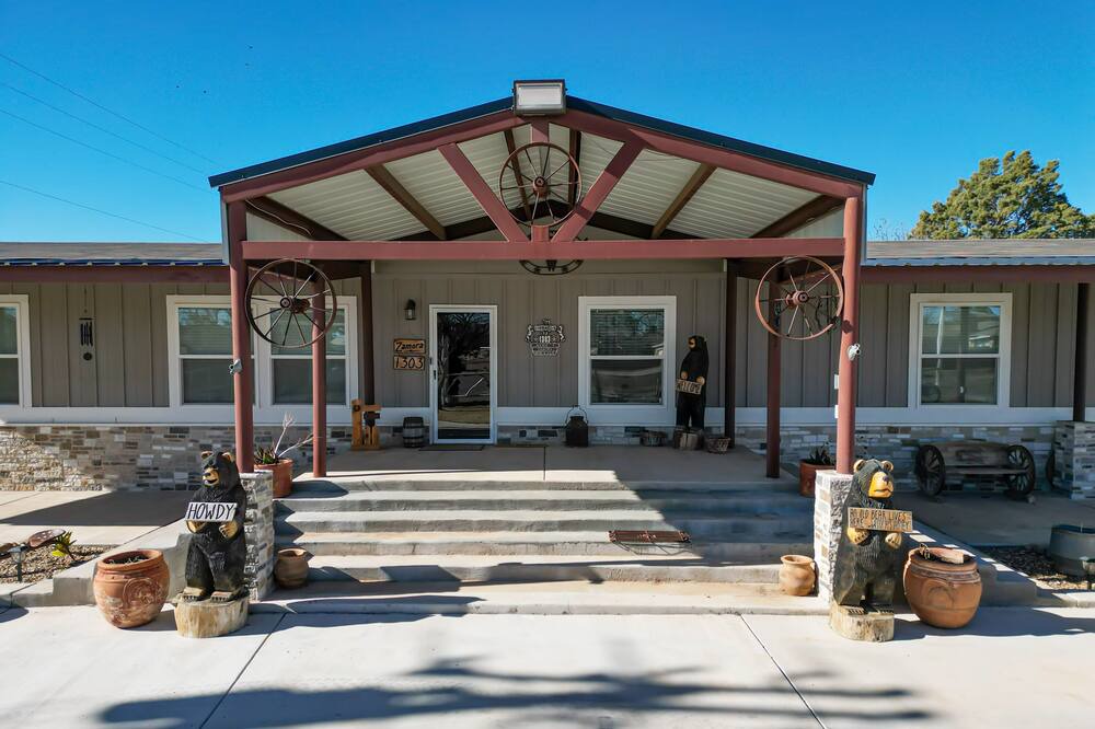 Photo of Buildings in Shallowater