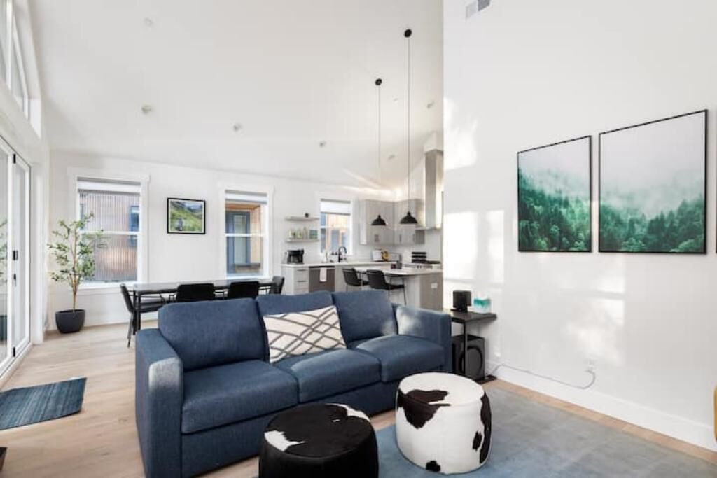 Photo of Livingroom in Roslyn