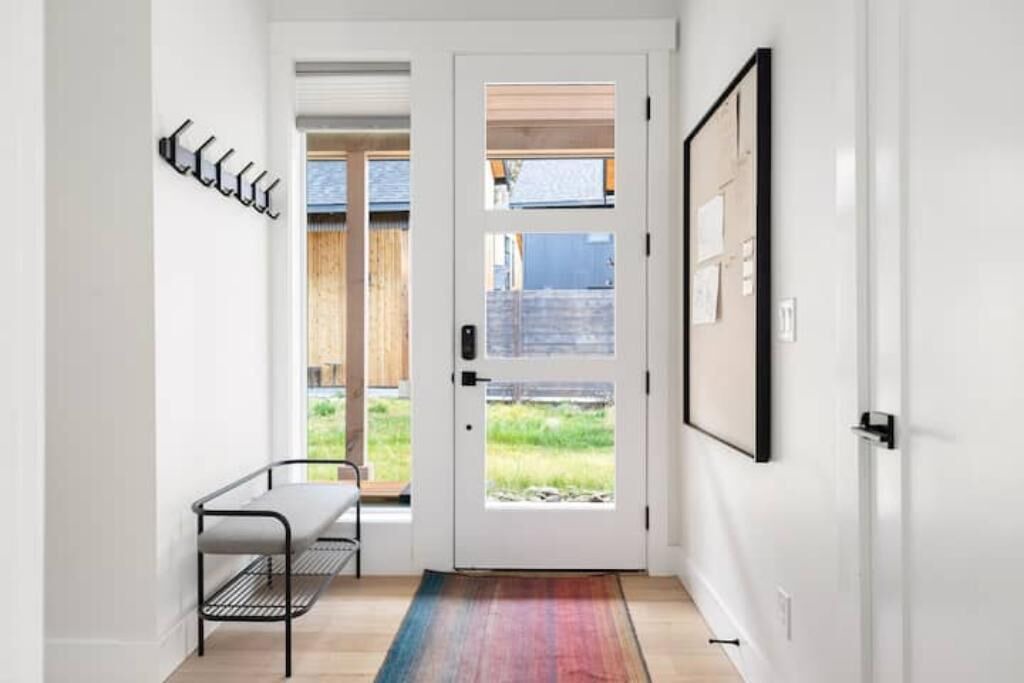 Photo of Others in Roslyn