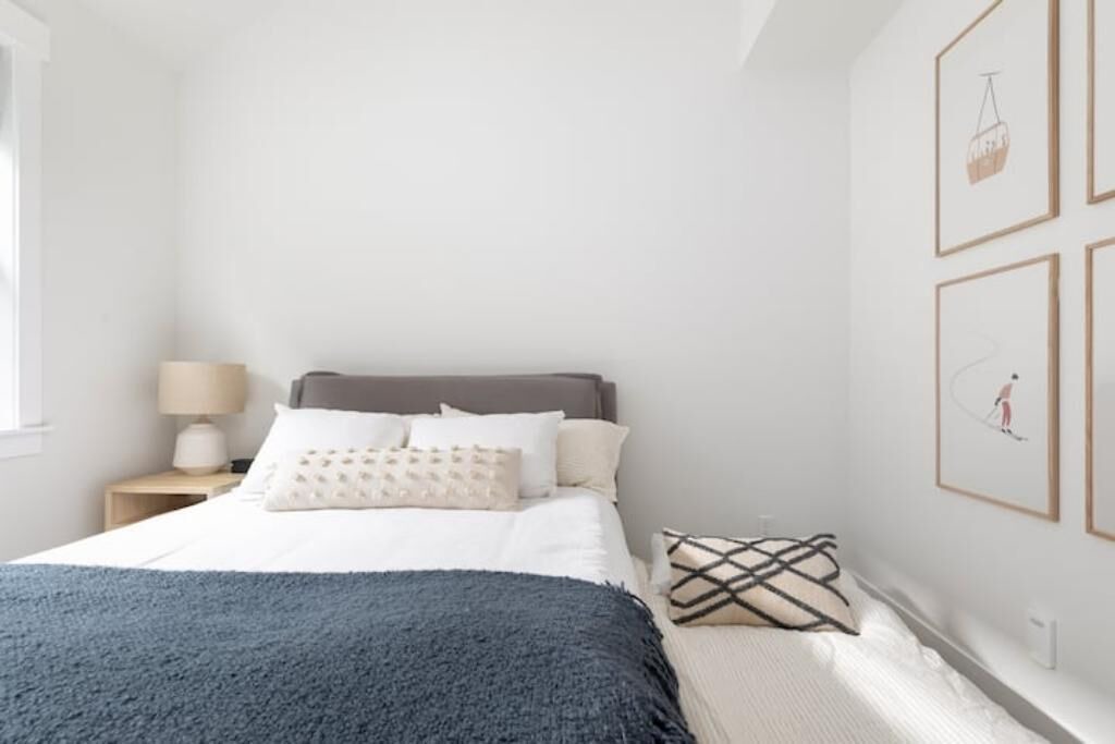 Photo of Others in Roslyn