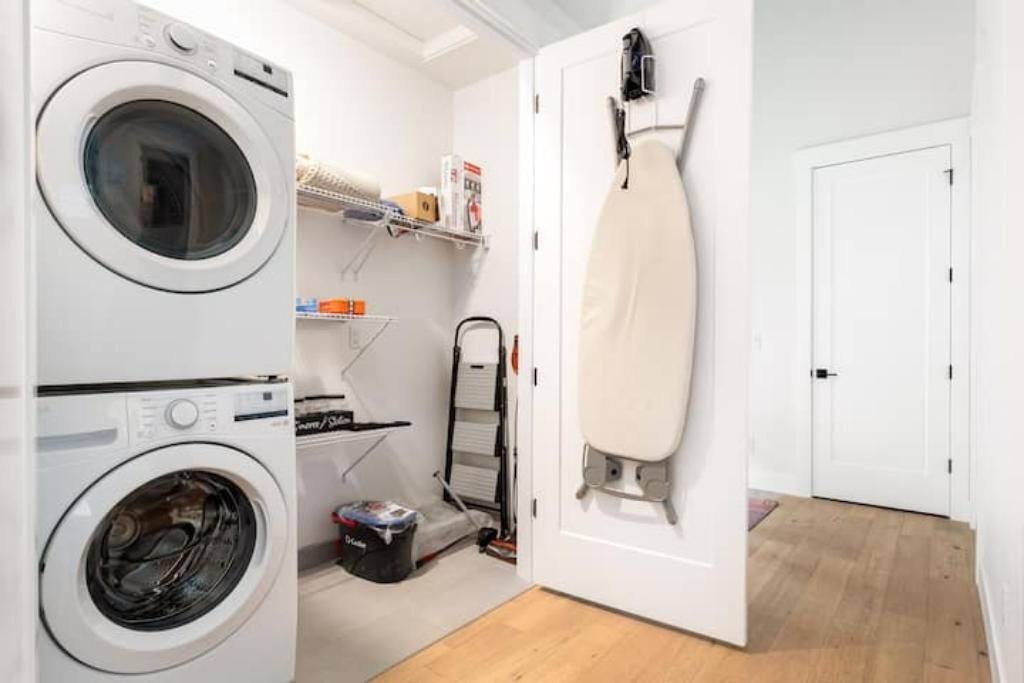 Photo of Others in Roslyn