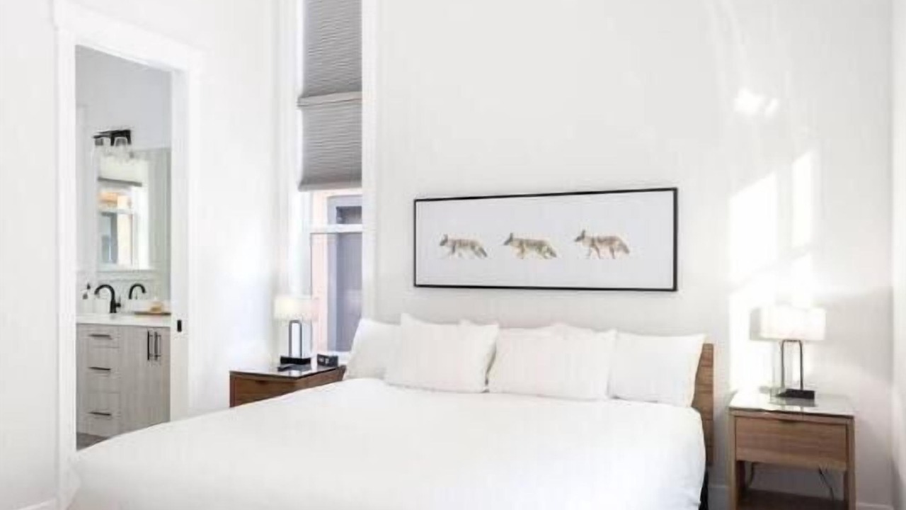 Photo of Others in Roslyn