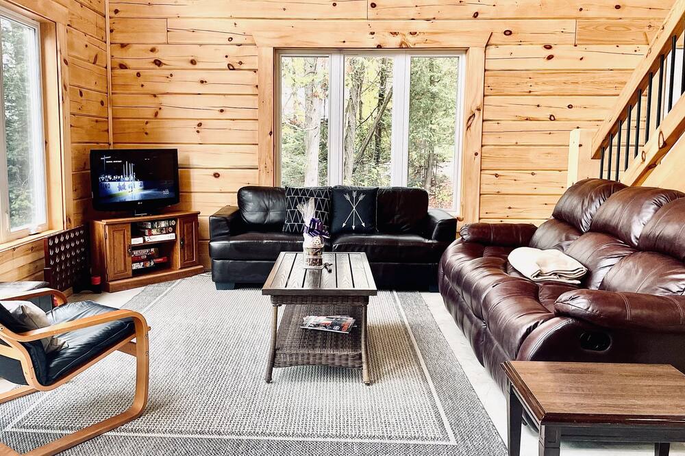 Photo of Livingroom in Nipissing
