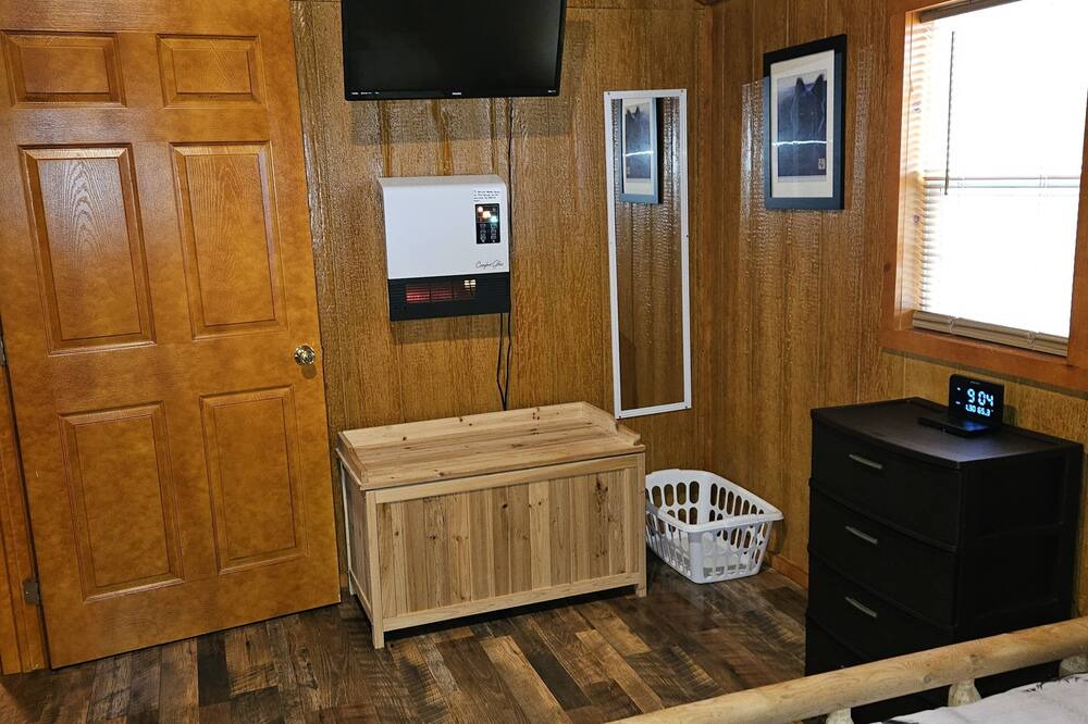 Photo of Bedroom in New Midway