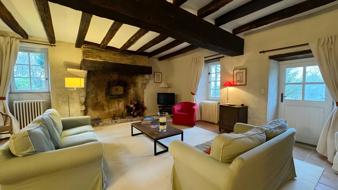 Photo of Livingroom in Souligne-Flace