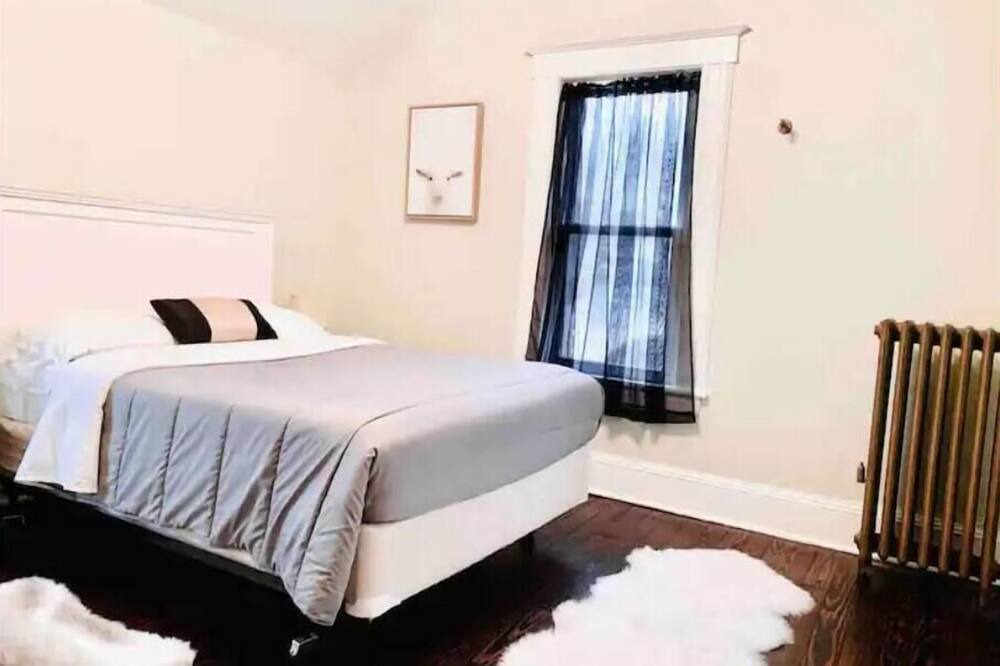 Photo of Bedroom in Hawthorne