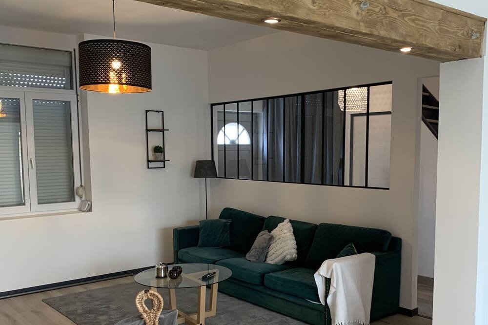 Photo of Livingroom in Neuville-Saint-Remy
