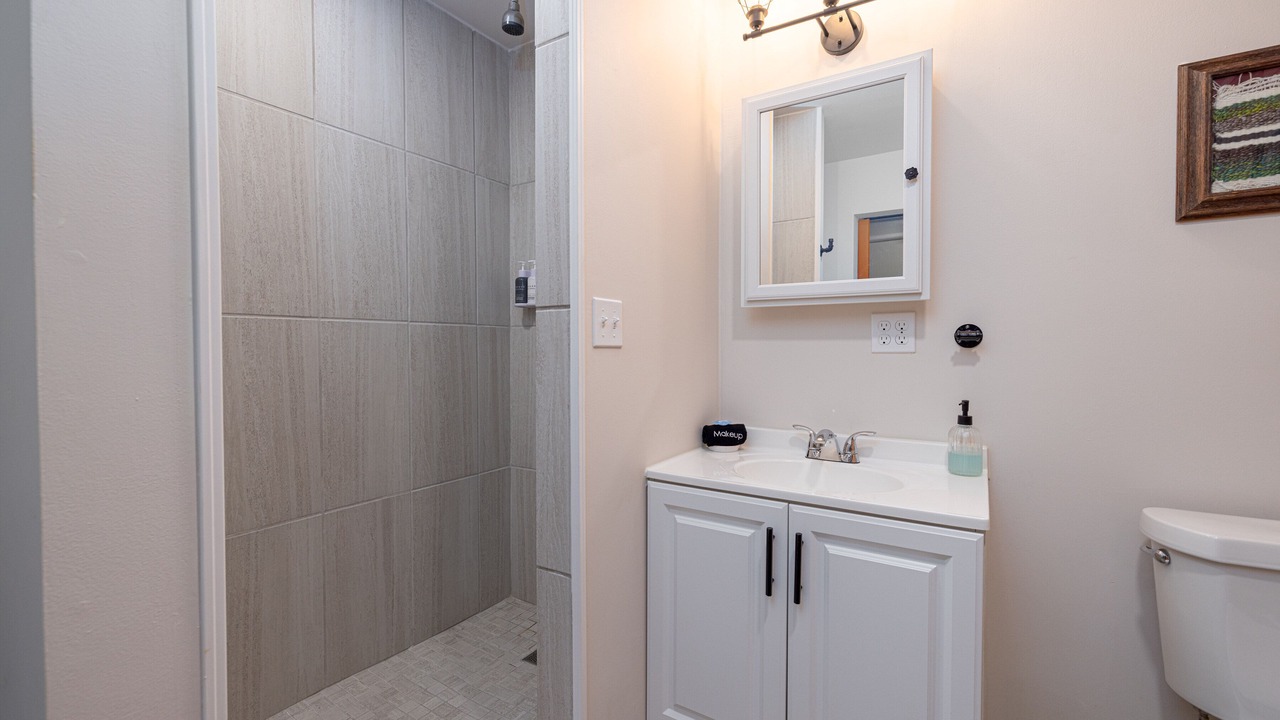 Photo of Bathroom in Hartwell