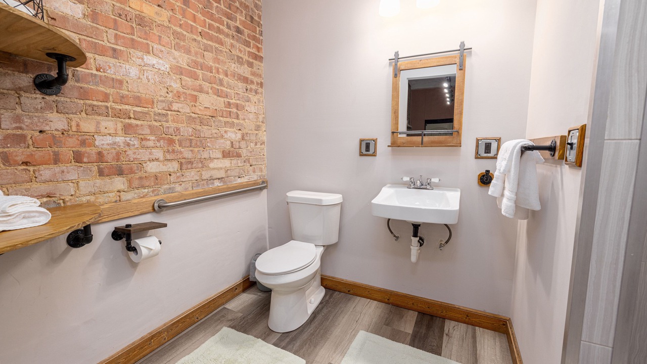 Photo of Bathroom in Hartwell