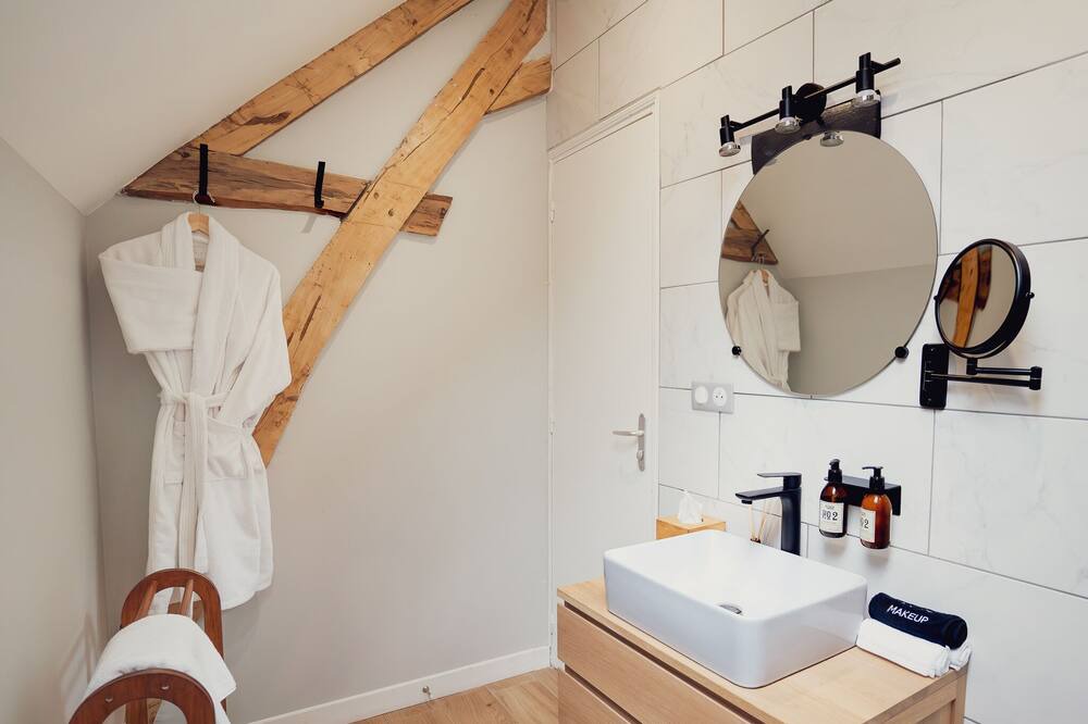 Photo of Others in Chablis