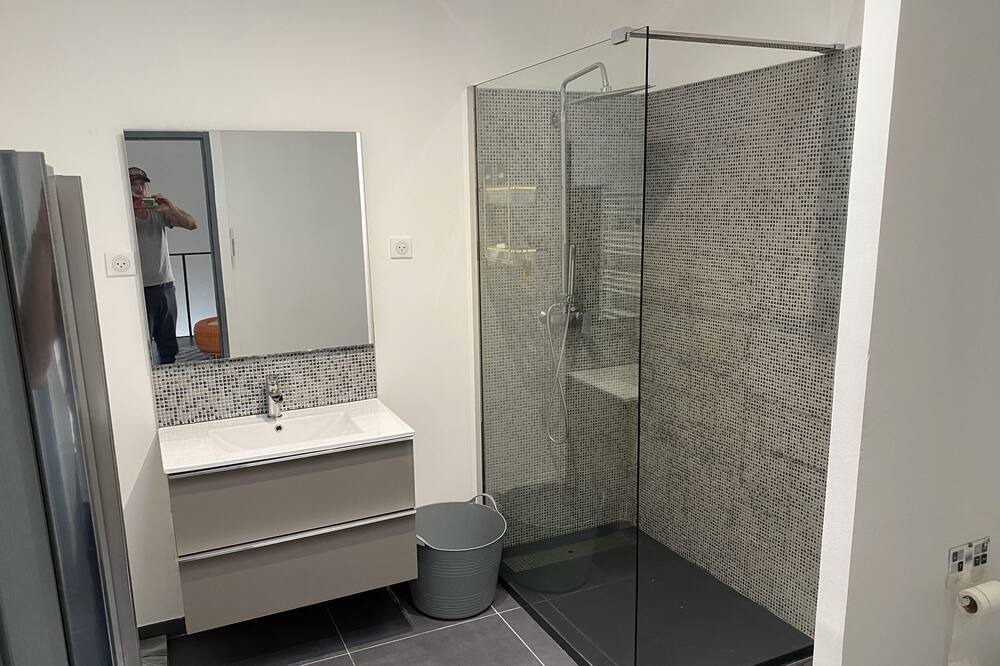 Photo of Bathroom in Le Cailar