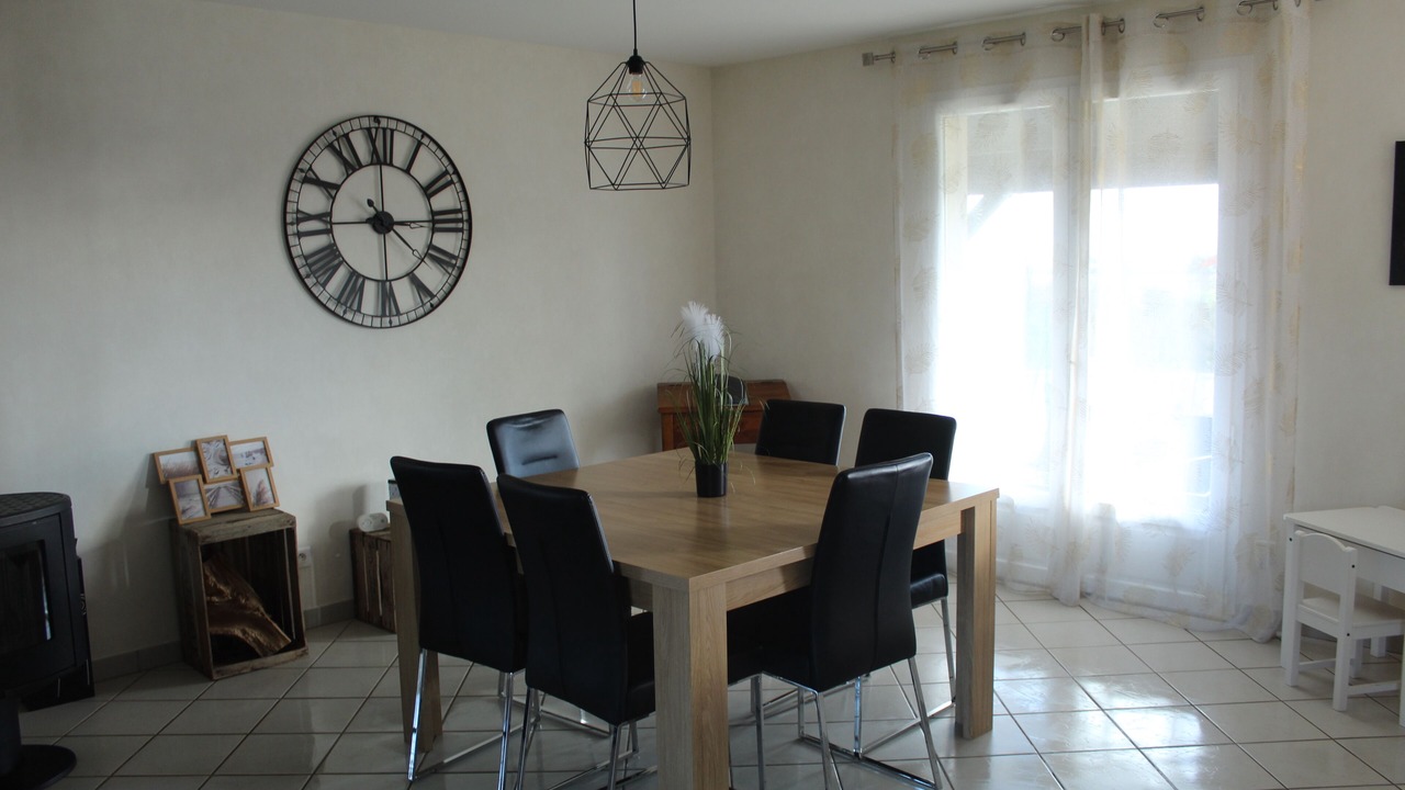 Photo of Others in Artonne