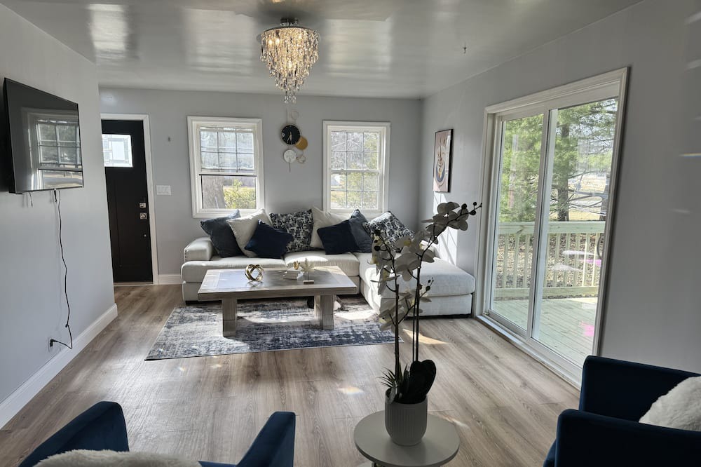 Photo of Livingroom in Charleston