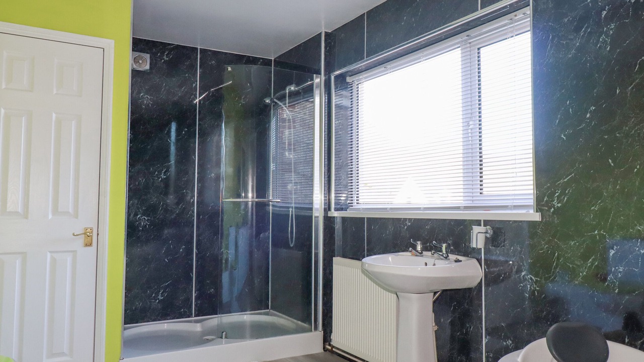 Photo of Others in Par