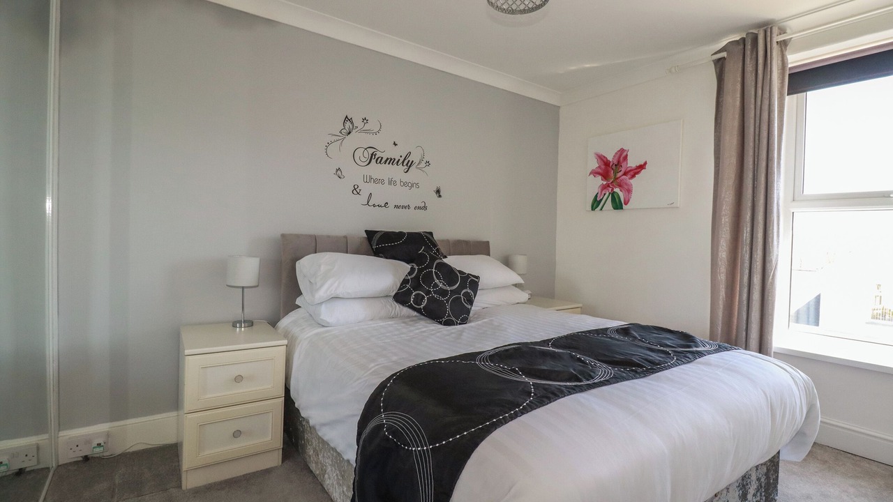 Photo of Others in Par