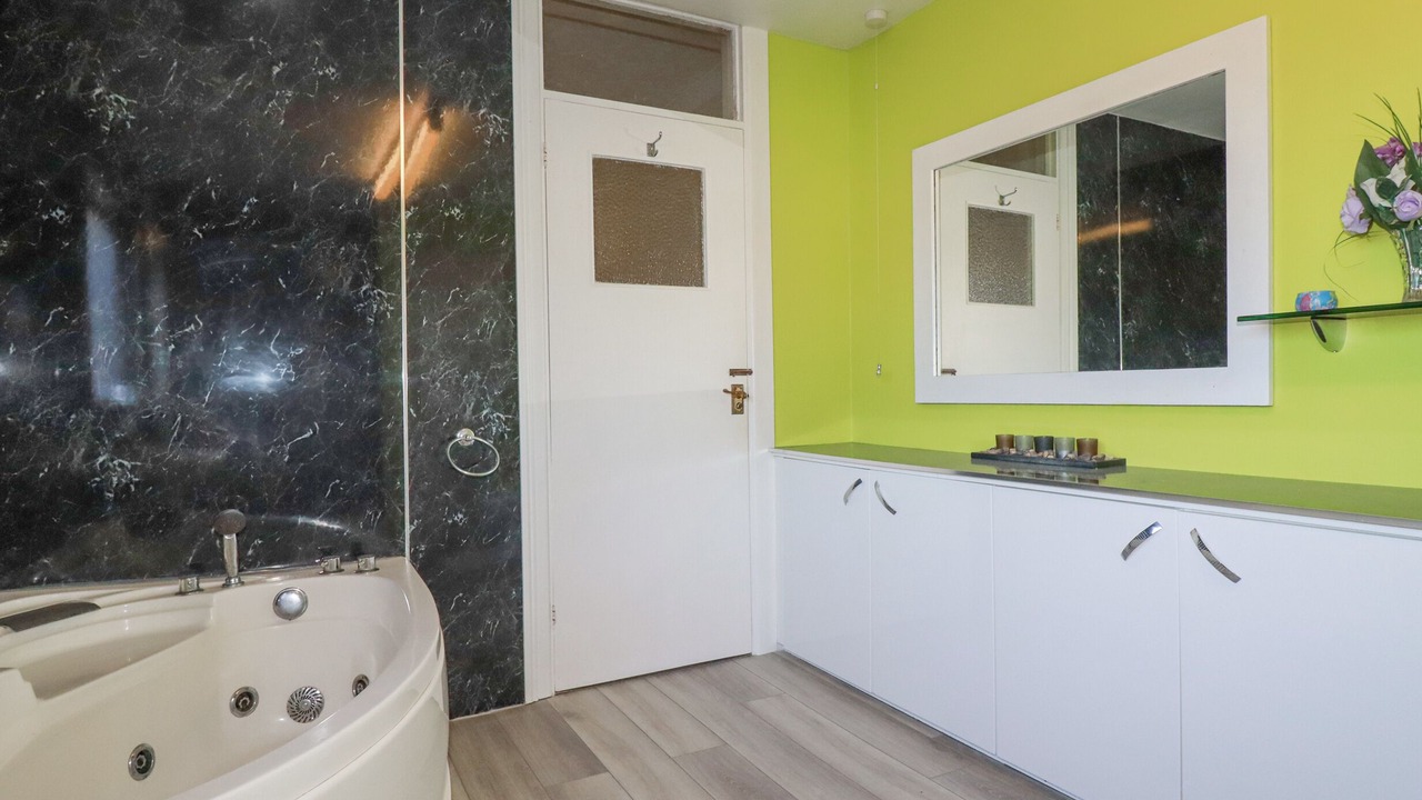 Photo of Others in Par