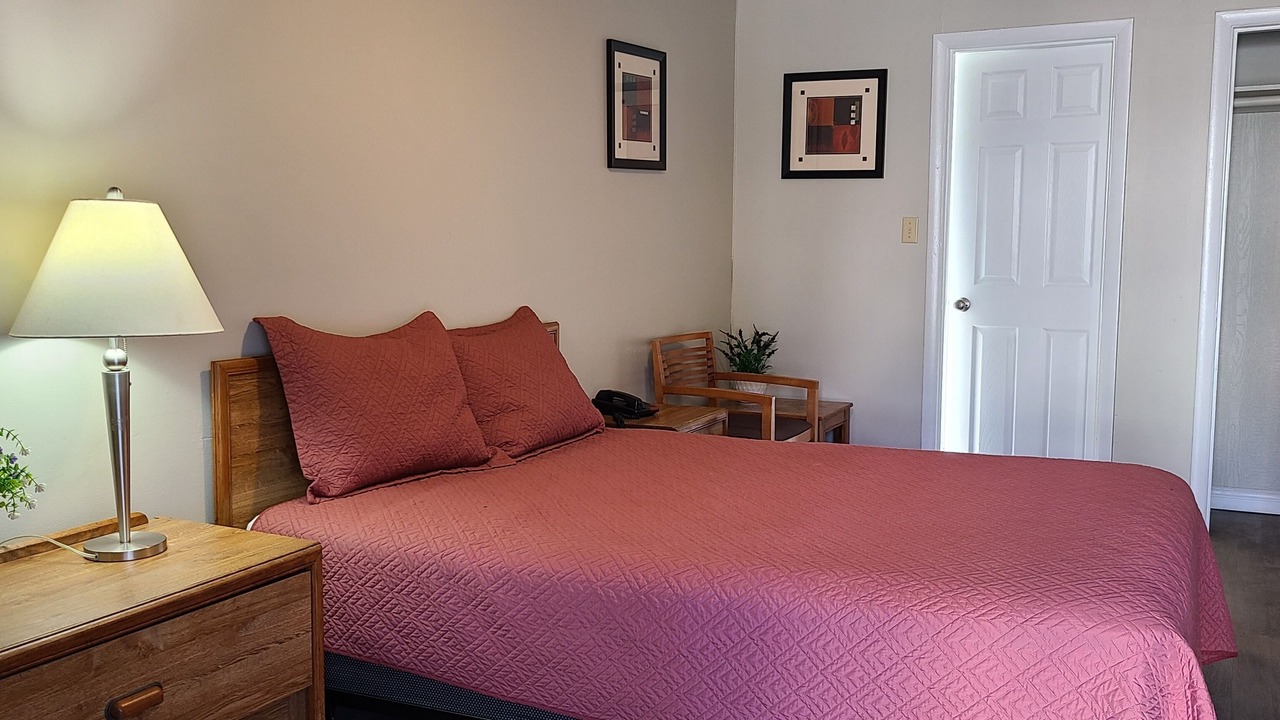 Photo of Bedroom in Bitter Lake