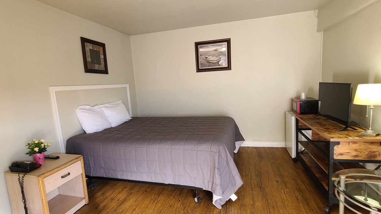 Photo of Bedroom in Bitter Lake