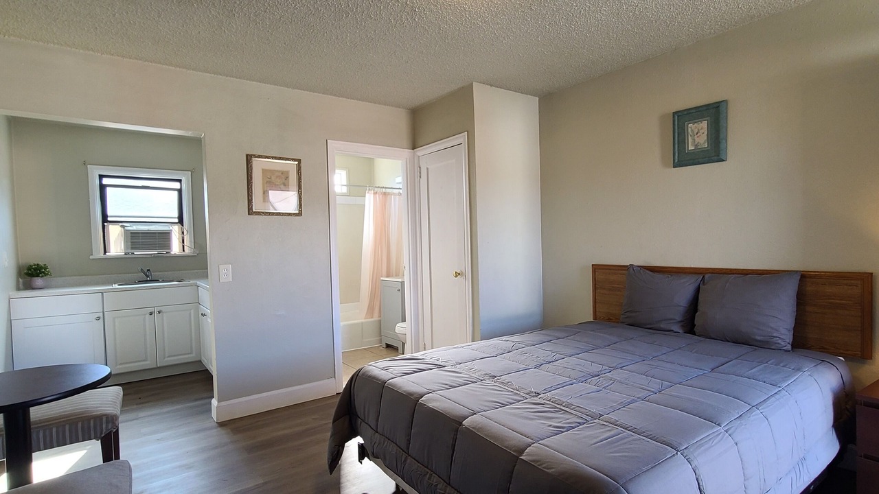 Photo of Bedroom in Bitter Lake