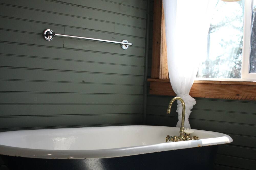 Photo of Bathroom in Ozone