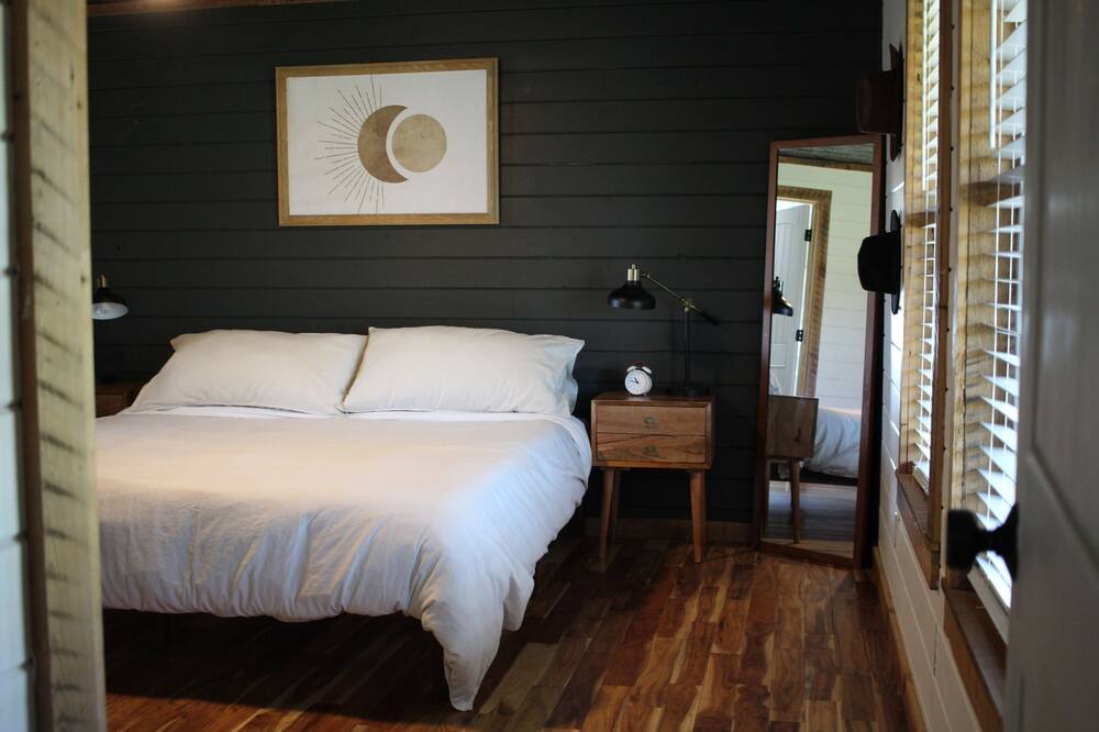 Photo of Bedroom in Ozone