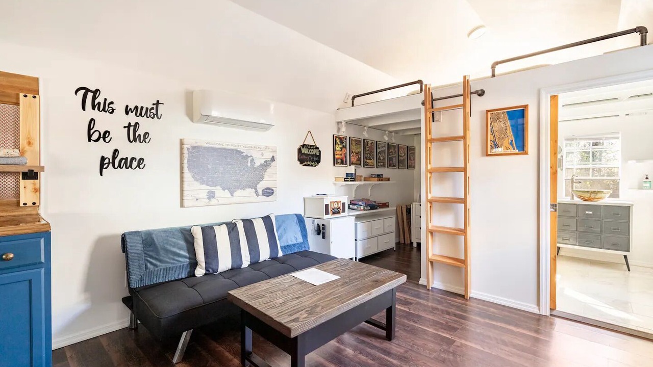 Photo of Others in Palm Valley