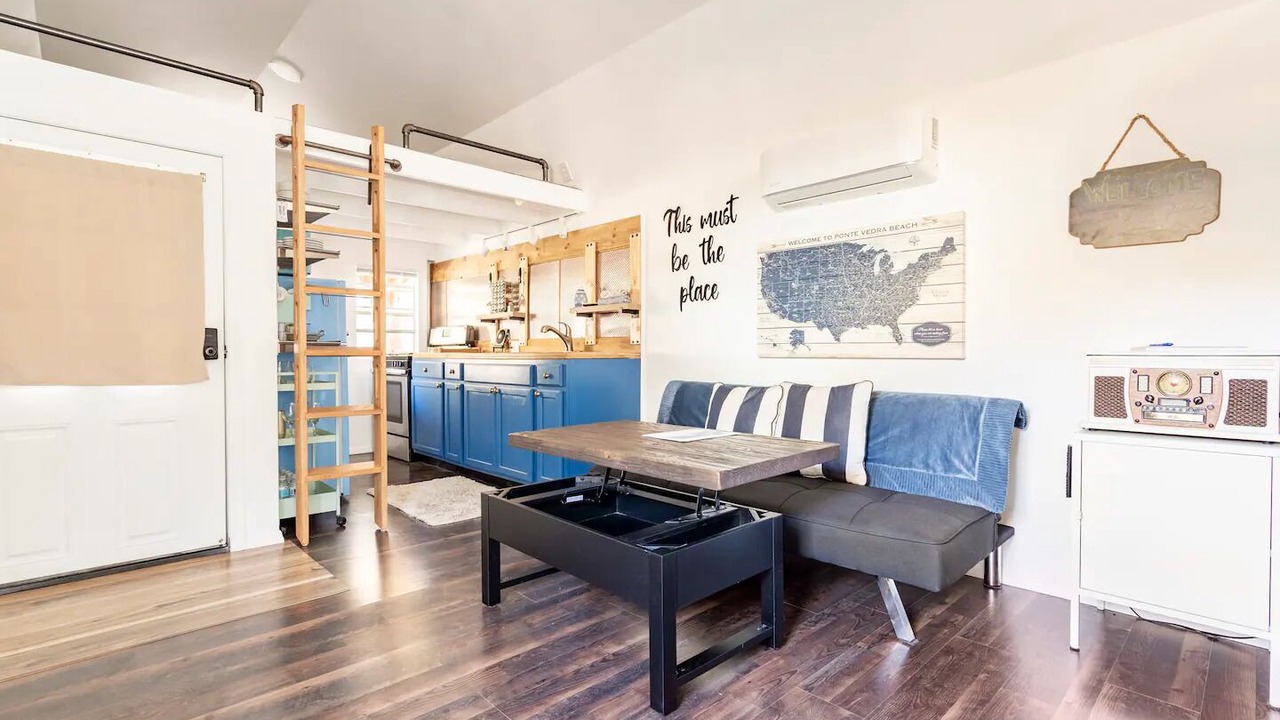 Photo of Others in Palm Valley