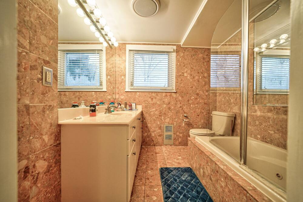 Photo of Bathroom in Guildwood