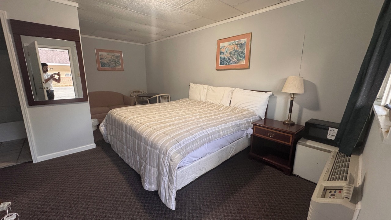 Photo of Bedroom in Alfred Station