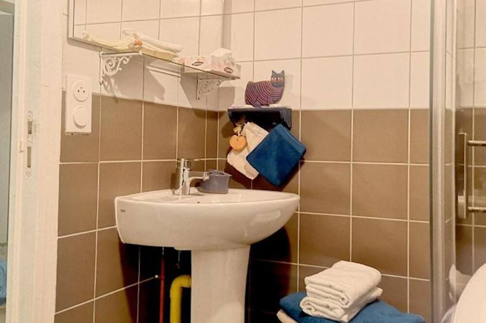 Photo of Bathroom in Moret-sur-Loing