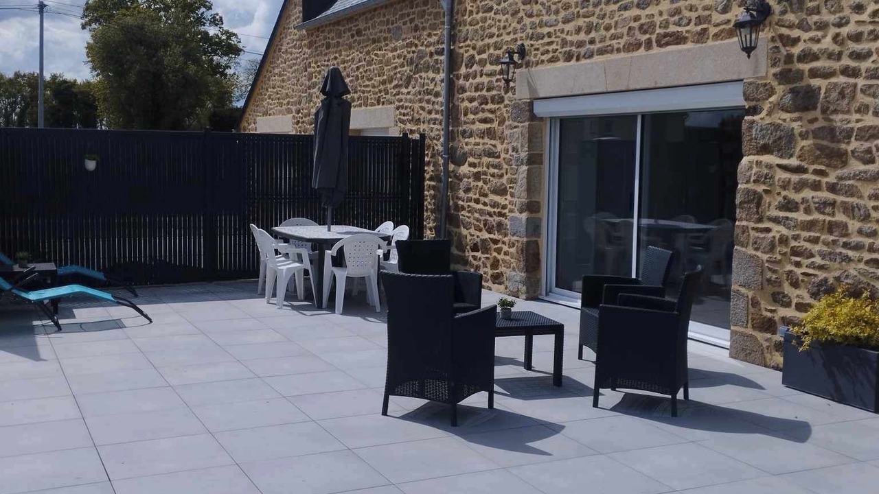 Photo of Patio Balcony in Saint-Broladre