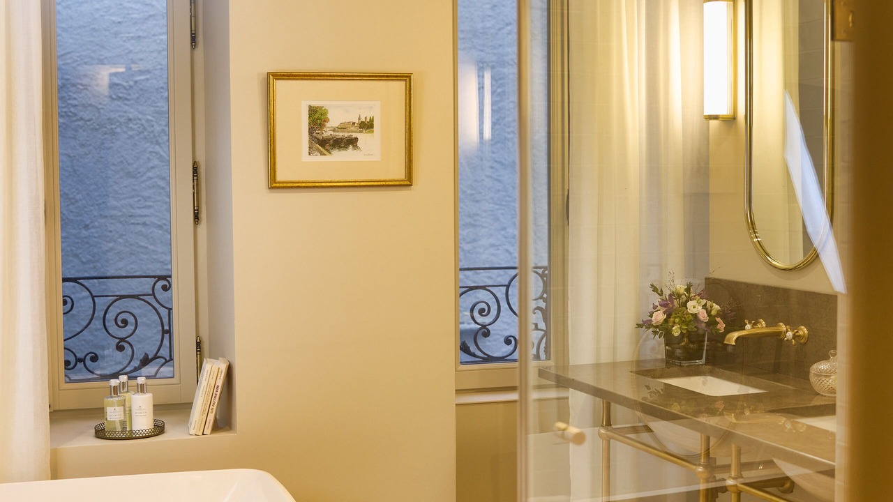 Photo of Bathroom in Beaune City Centre